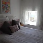 Au Pied De La